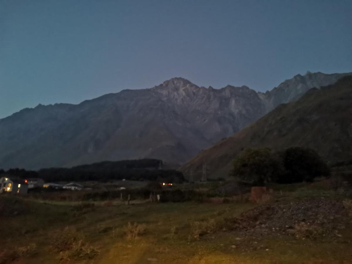 Kazbegi Twins Hotel Exterior photo
